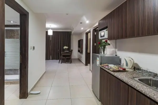Lancaster Hotel Apartments-Gardens 10