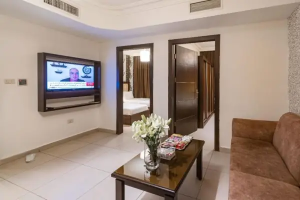 Lancaster Hotel Apartments-Gardens 5
